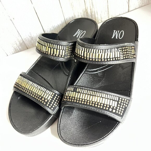 Slip on sandals, black w gold beads on straps, size 8 US - Picture 16 of 16
